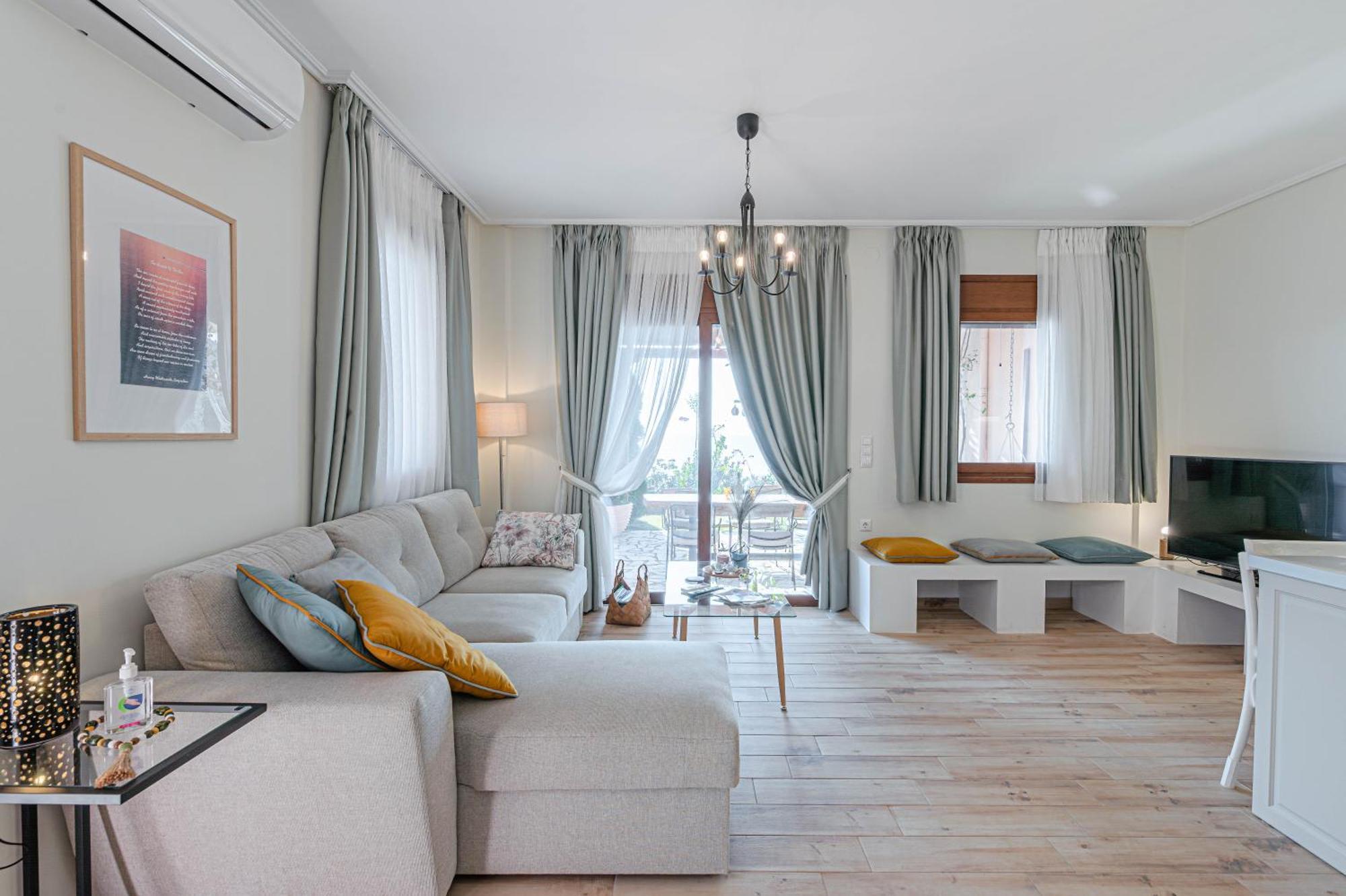 Paralio Astros Beachfront Suites Ксиропигадо Екстериор снимка