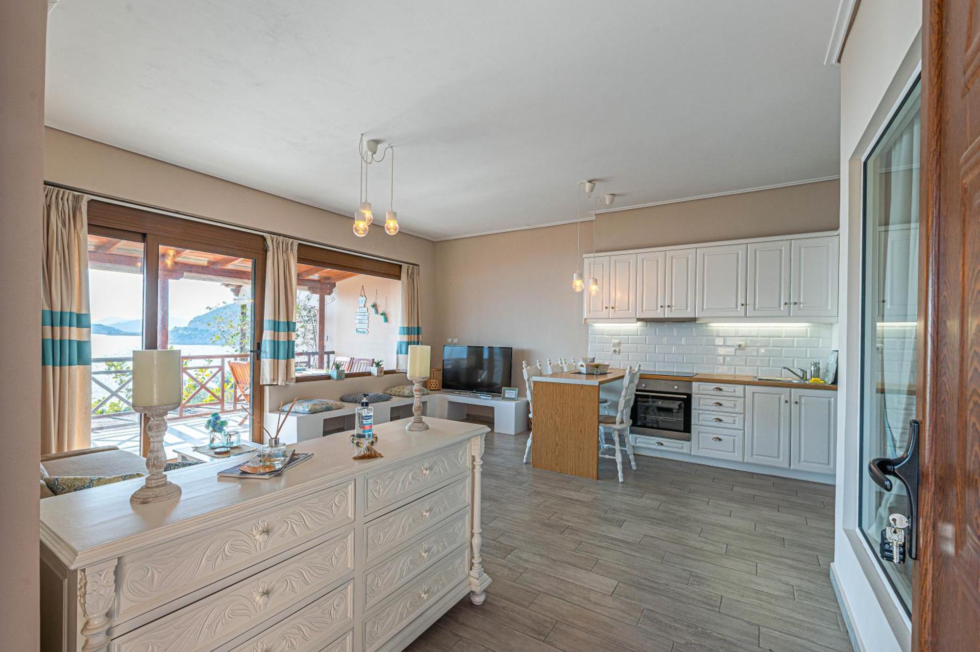 Paralio Astros Beachfront Suites Ксиропигадо Екстериор снимка