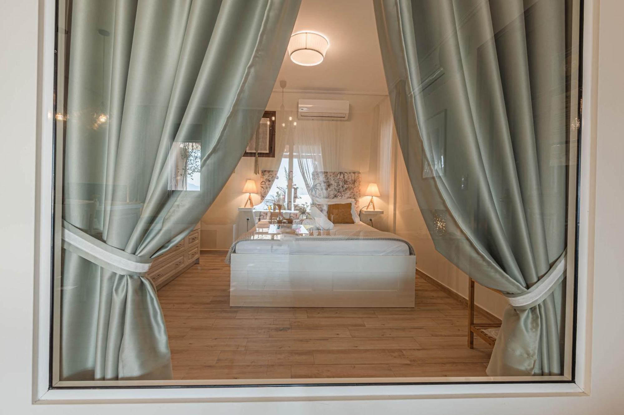 Paralio Astros Beachfront Suites Ксиропигадо Екстериор снимка