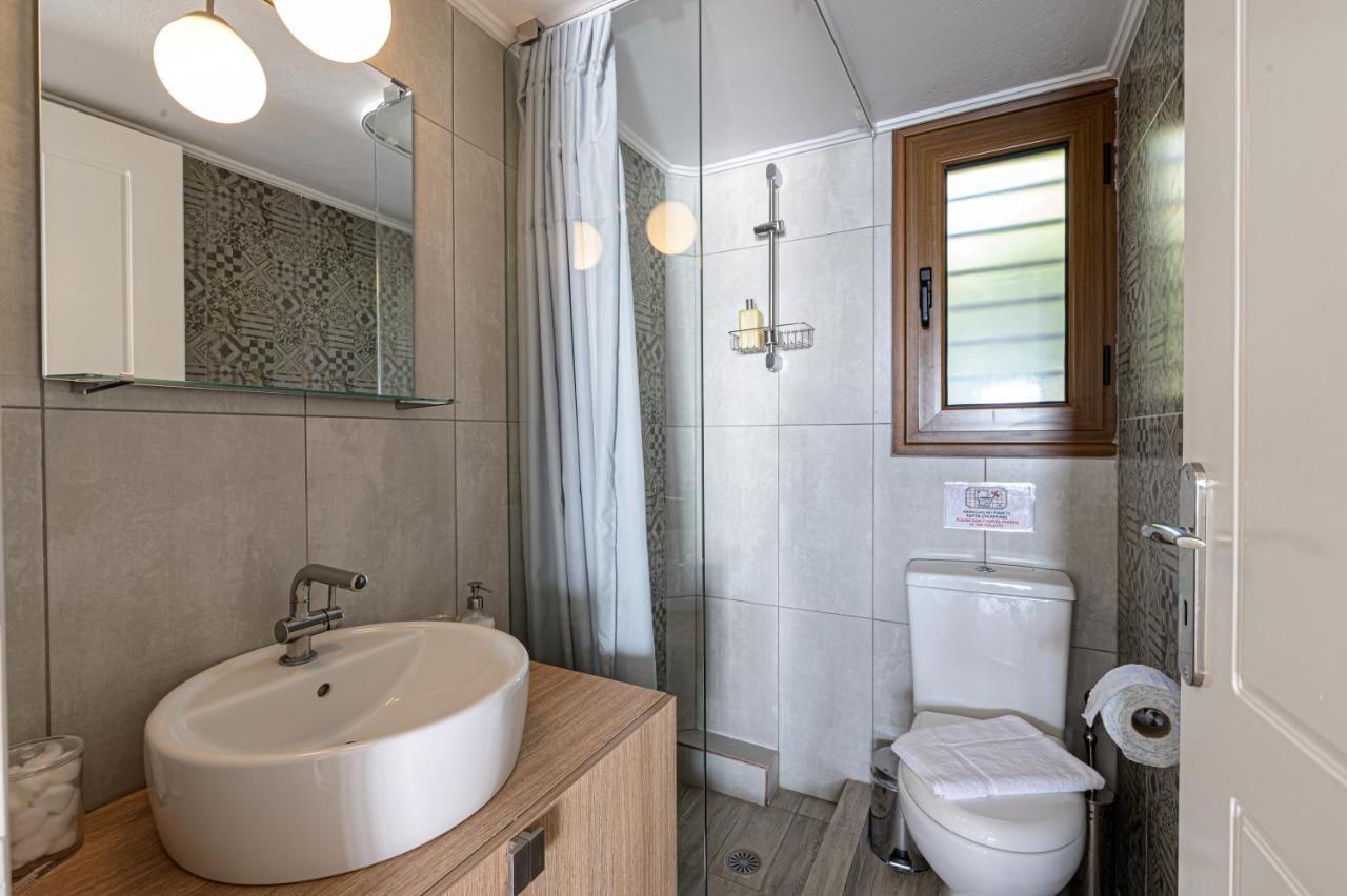 Paralio Astros Beachfront Suites Ксиропигадо Екстериор снимка