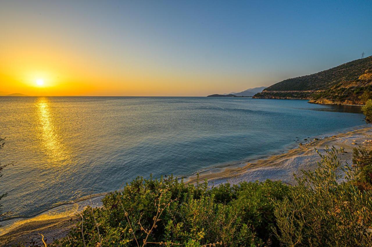 Paralio Astros Beachfront Suites Ксиропигадо Екстериор снимка